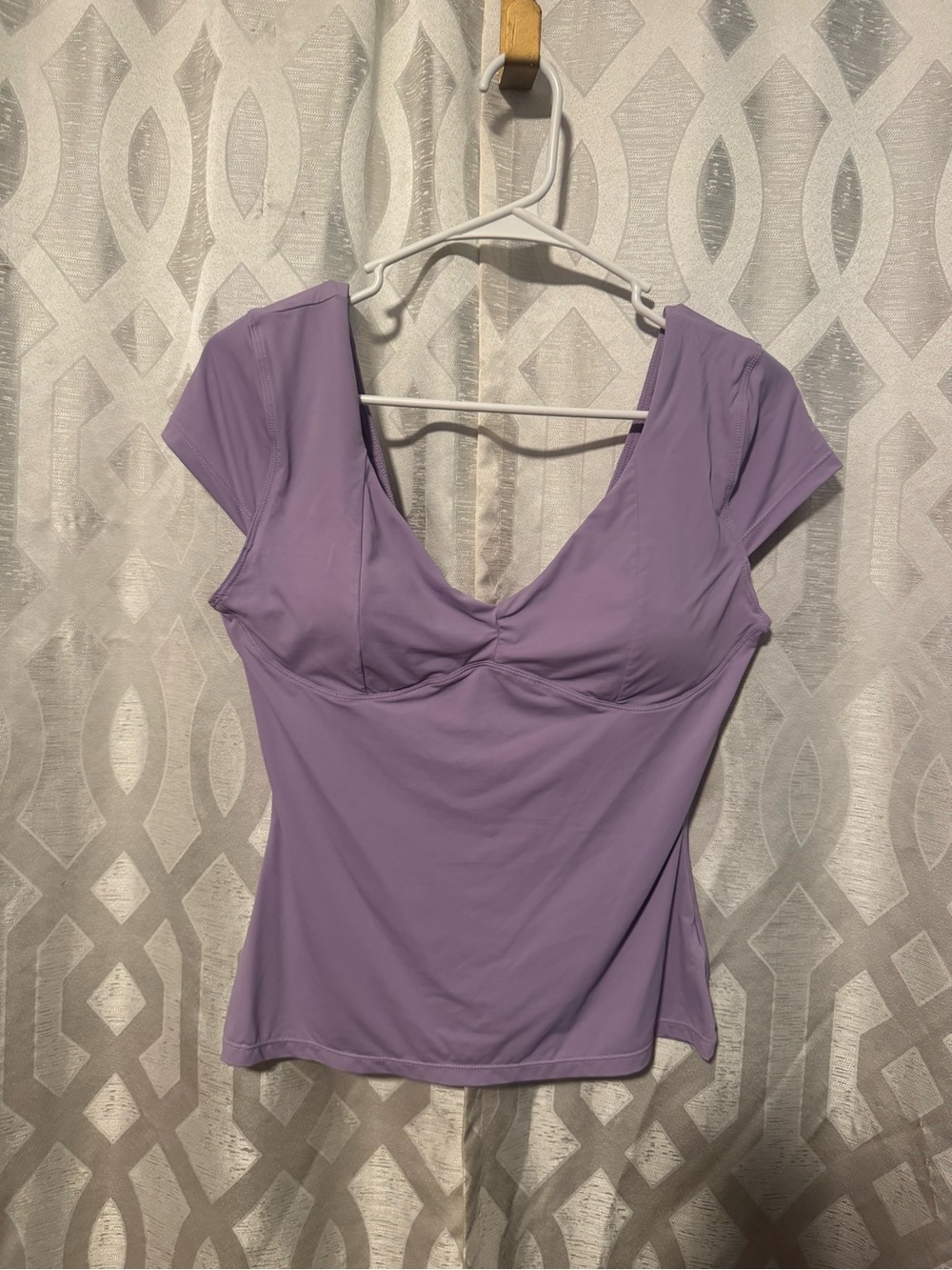 Women’s Lavender Stretch Scoop Neck Top